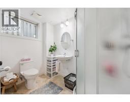 40844885_29