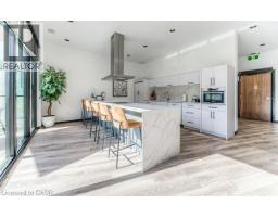 40846136_28