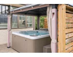 40851867_18