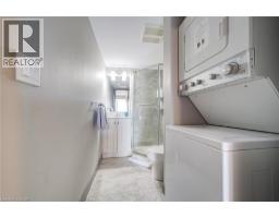 40852813_33