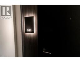 40858938_3