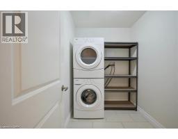 40861890_11