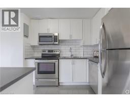 40868542_2